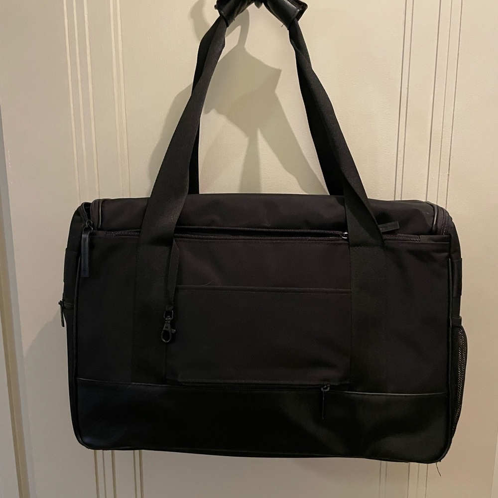Beis Hanging Duffle